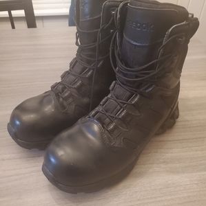 Reebok zigzag boots size 7.5